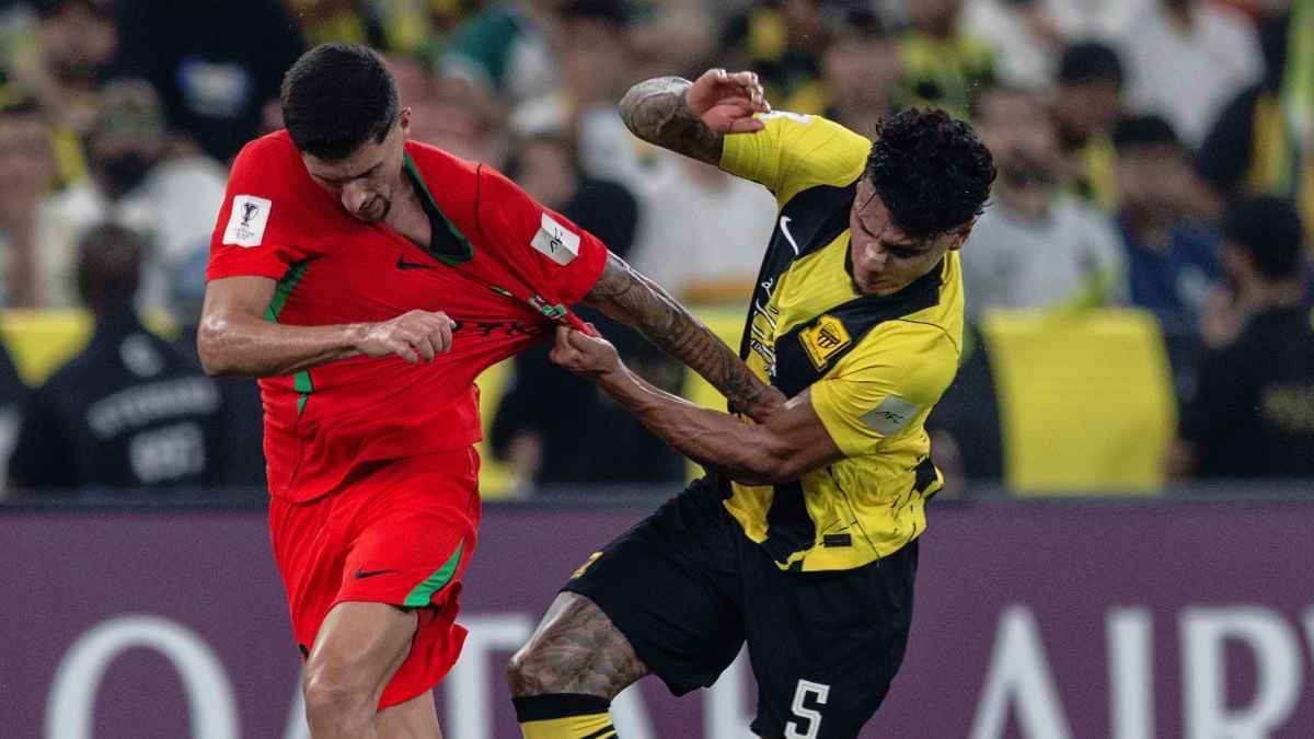 ملخص مباراة الاتحاد ضد شباب الأهلي اليوم.. النتيجة والأهداف والترتيب والإحصائيات