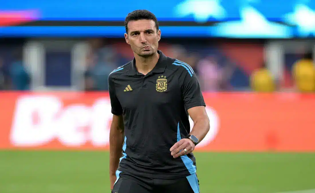 تفاصيل اتفاق تجديد عقد ليونيل سكالوني مع منتخب الأرجنتين حتى مونديال 2030